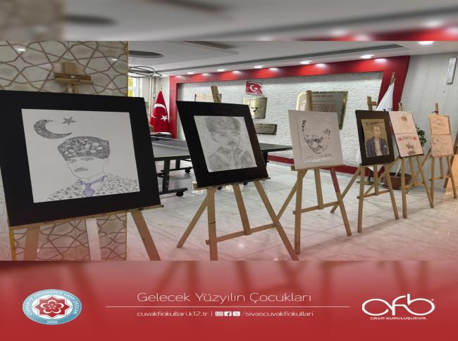 10 Kasım Atatürk’ü Anma Günü kapsamında ortaokul öğrencilerimiz “Portrelerle Atatürk” sergisini açtı. Sergide, öğrencilerimiz Atatürk’ü sanatın diliyle anarak O’na olan bağlılıklarını ifade ettiler. görseli