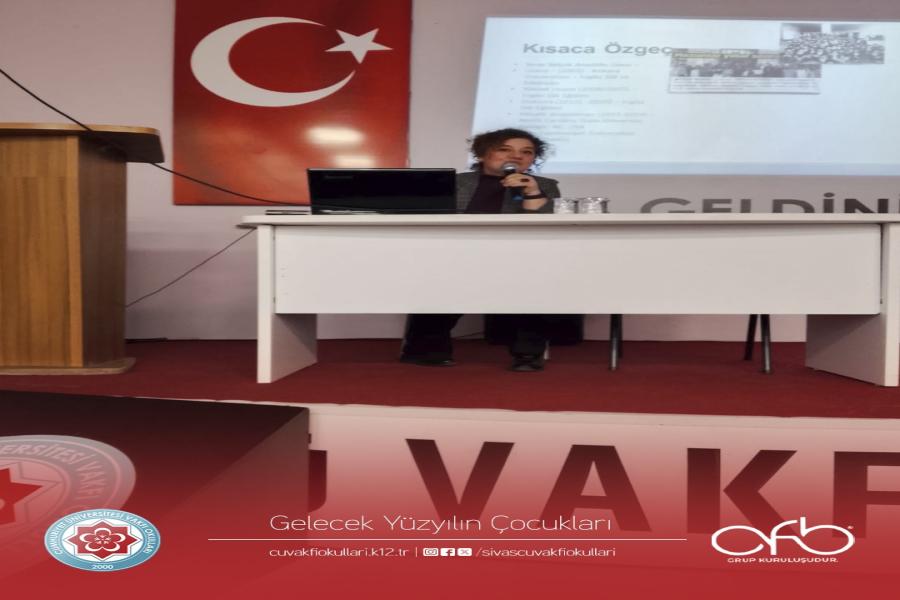 Dil Günüm: İngilizce – Küresel Dünyaya Açılan Kapı’ başlıklı etkileyici sunumuyla bizlerle olan Eğitim Fakültesi İngiliz Dili Öğretim Üyesi Doç. Dr. Sibel Korkmazgil hocamıza teşekkür eder, kendisini okulumuzda ağırlamaktan büyük mutluluk duyduğumuzu belirtiriz.