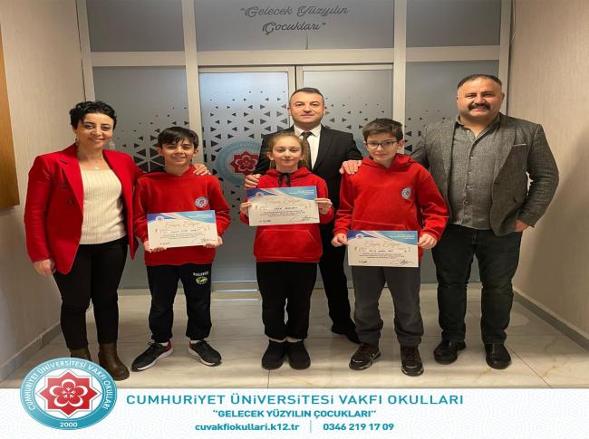 Deneme sınavında dereceye giren öğrencilerimizi tebrik eder, başarılarının devamını dileriz. görseli
