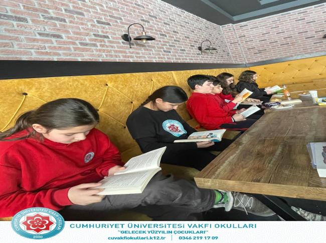 "Okuyan bir çocuk, düşünen bir yetişkin olur." görseli