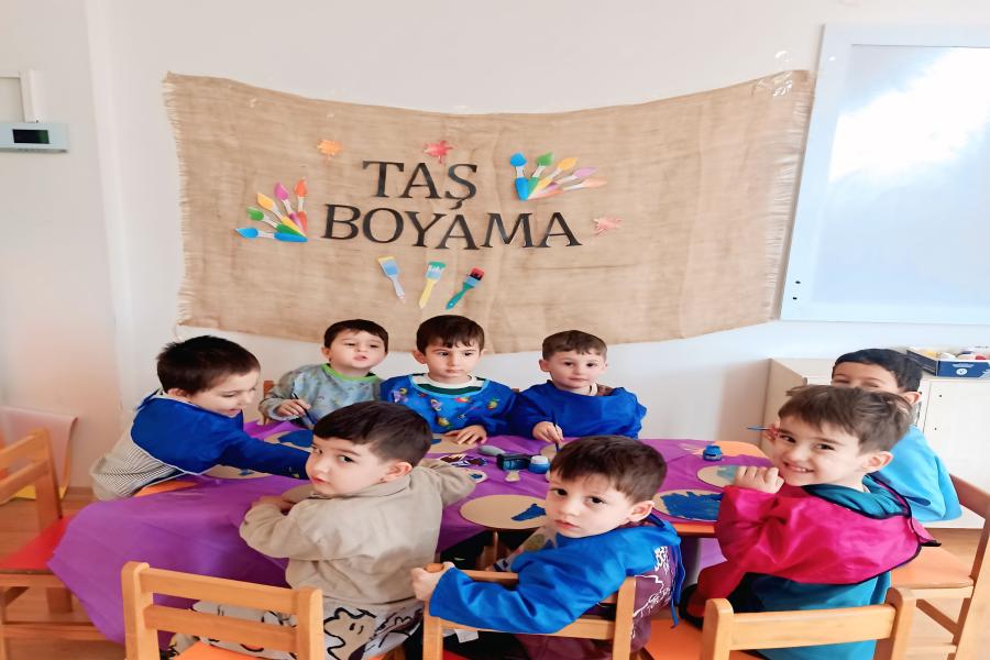 Taş boyama etkinliğimiz.
