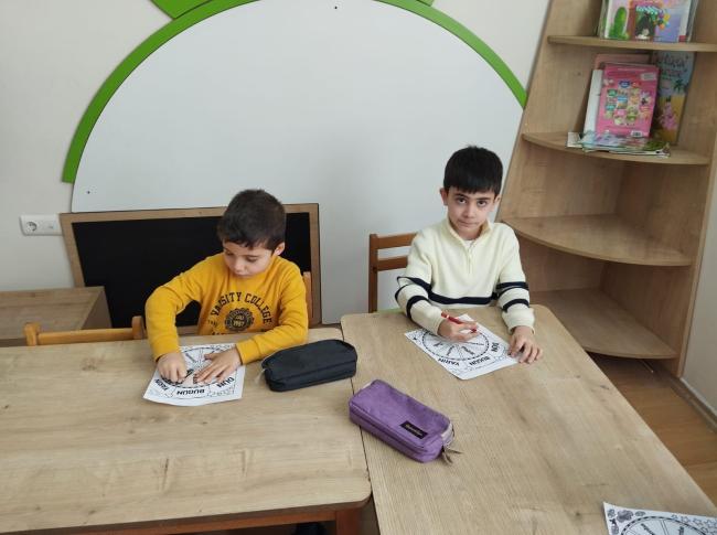Haftanın günlerini öğreniyoruz. görseli