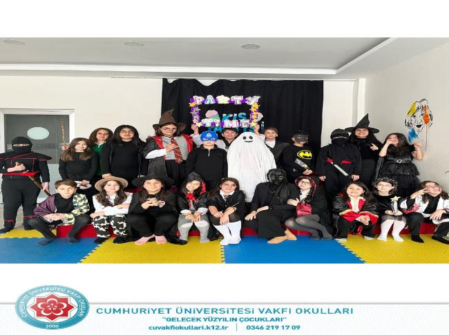 "Party Time" ünitesi kapsamında yaptığımız eğlenceli kostüm partisinden kareler. Emeği geçen öğrencilerimize ve siz değerli velilerimize teşekkür ederiz. görseli