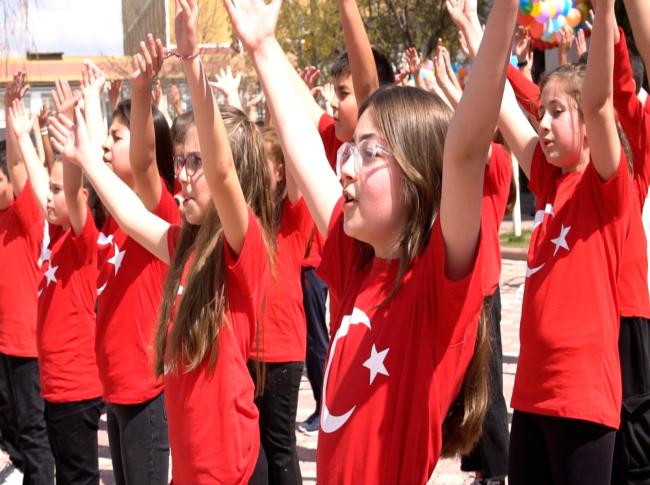 23 NİSAN KUTLAMASI görseli