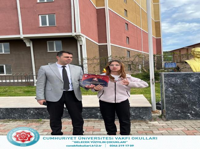 Dil Gecesi Etkinliğimizde görev alan ,sahne önünde ve arkasında başından sonuna kadar bizimle olan değerli öğrencilerimize teşekkür ederiz. görseli