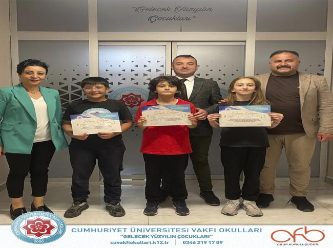 Son deneme sınavında sınıflarında derece yapan öğrencilerimiz görseli