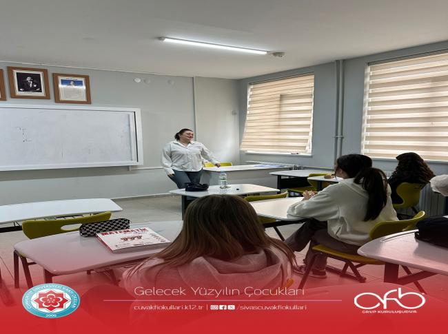 Okul psikoloğumuz Cansın Yurtsever öğrencilerimize yönelik bir söyleşi gerçekleştirdi.  görseli