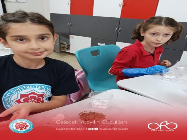  Fen Bilimleri dersinde Fosillerin Oluşum sürecini yaparak yaşayarak gözlemlemiş olduk. görseli