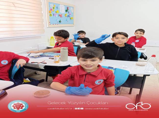  Fen Bilimleri dersinde Fosillerin Oluşum sürecini yaparak yaşayarak gözlemlemiş olduk. görseli