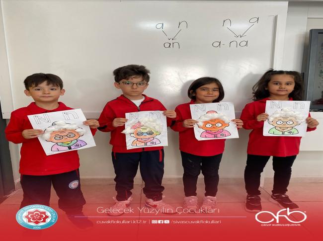 1-B sınıfı öğrencileri “n, N” sesini etkinliklerle öğrenerek okuma-yazma yolculuklarına keyifli adımlar attılar. görseli
