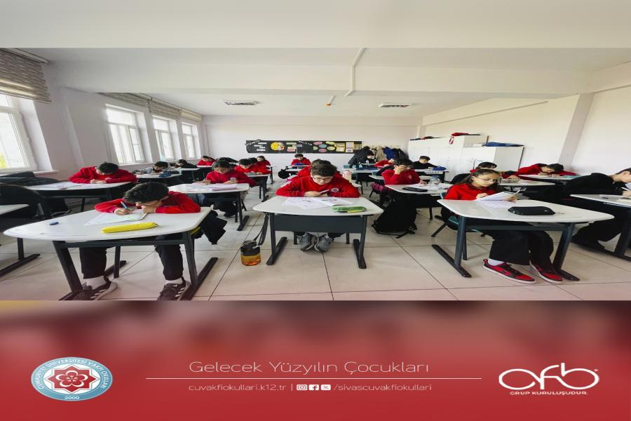  Öğrencilerimiz süreç boyunca emek verip sonunda emeklerinin karşılıklarını alacakları yolda yürüyorlar. Bu yolda destekçileri olan velilerimize ve emektar öğretmenlerimize teşekkür eder deneme sınavında ter döken öğrencilerimizi tebrik eder başarılarının devamını dileriz.