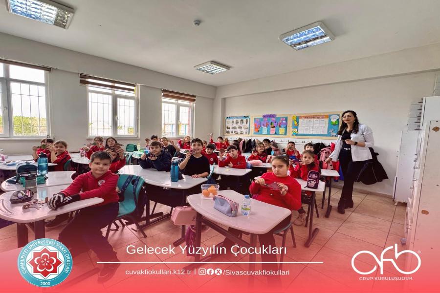 Cü Vakfı Özel Mahir Sevim Özduman İlkokulu 3-B Sınıfı olarak STEM TIME Deney setindeki  “Helikopter Kuvveti” deneyiyle kendi helikopterlerimizi yaparken kuvvet ve hareket konularını tekrar ettik.