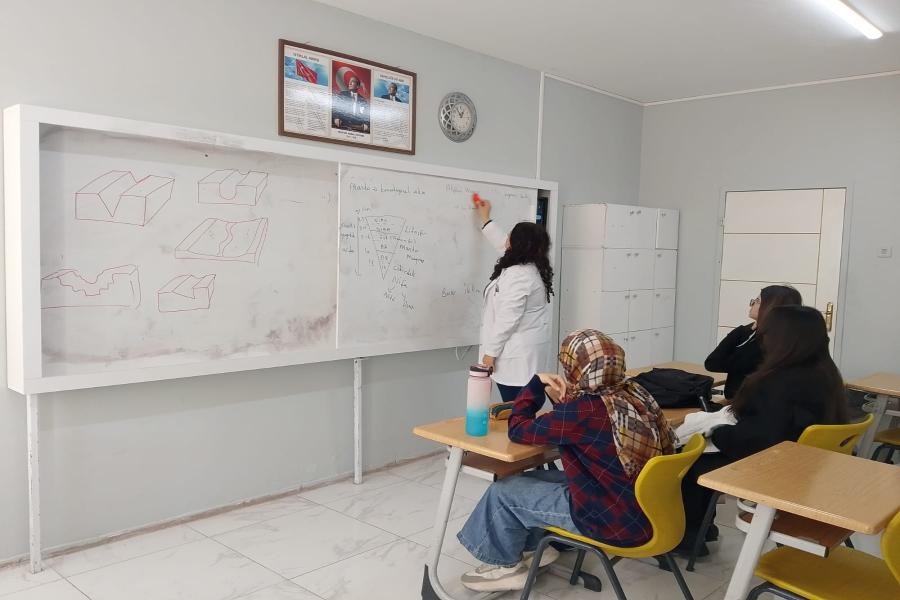 Cumhuriyet Üniversitesi Vakıf Okulları Fen ve Anadolu Lisesinde hafta sonu kursları