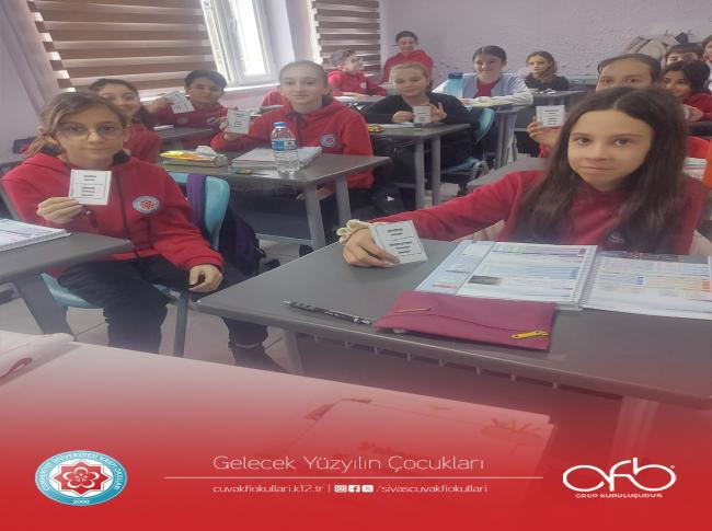 6.sınıf öğrencilerimizle Türkçe dersinde Yabancı Sözcüklere Türkçe Karşılıklar konusunu "Bende/Kimde?" oyunu ile pekiştirdik. görseli