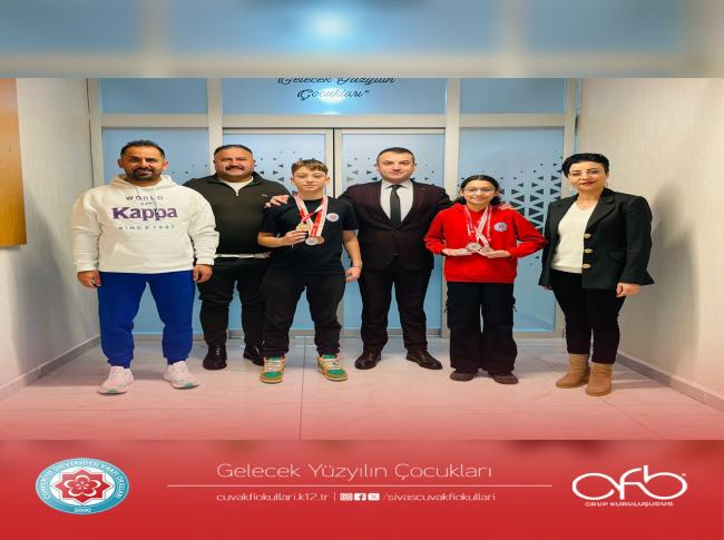 Okullar arası yüzme yarışmaları görseli
